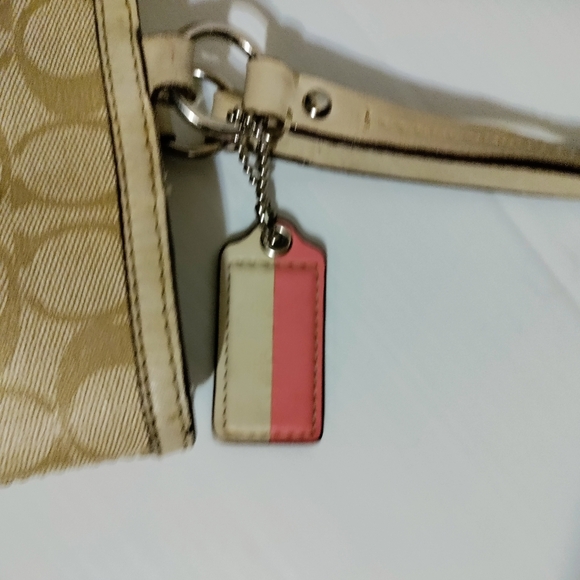 Coach Chelsea Heritage Pink and Tan . F14477 tote bag. - Picture 7 of 15